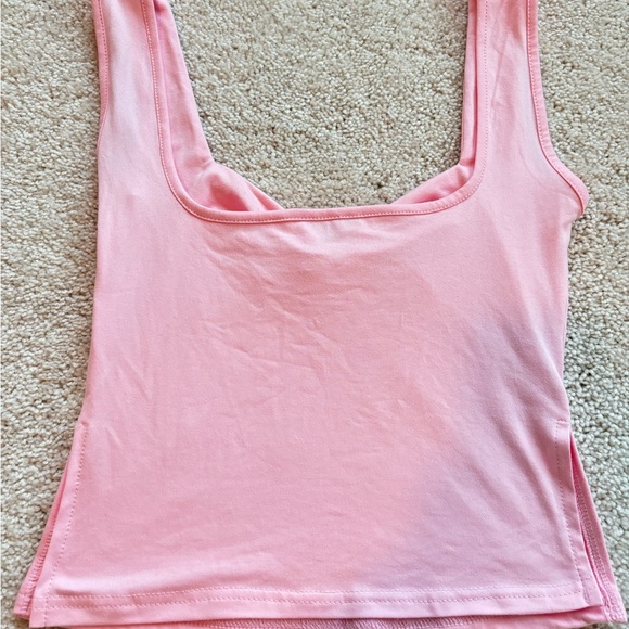 Pink tank top - Picture 3 of 3